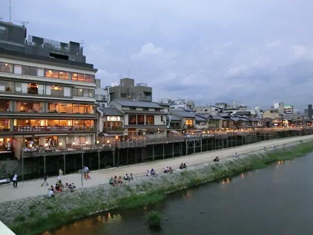 先斗町 かっぱ寿司 鴨川納涼床へ: 古寺とお城の旅日記